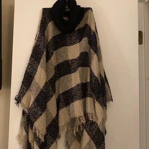 Ladies poncho. One size